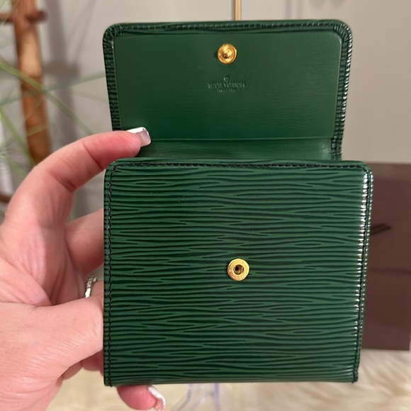 Authentic RARE Louis Vuitton Epi Mallettier Wallet 1990’s Limited Run Collection - Picture 10 of 16